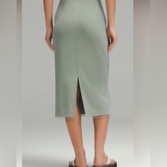 Like New Lululemon Softstreme High Rise Midi Skirt sz 4 sage - Picture 2 of 6